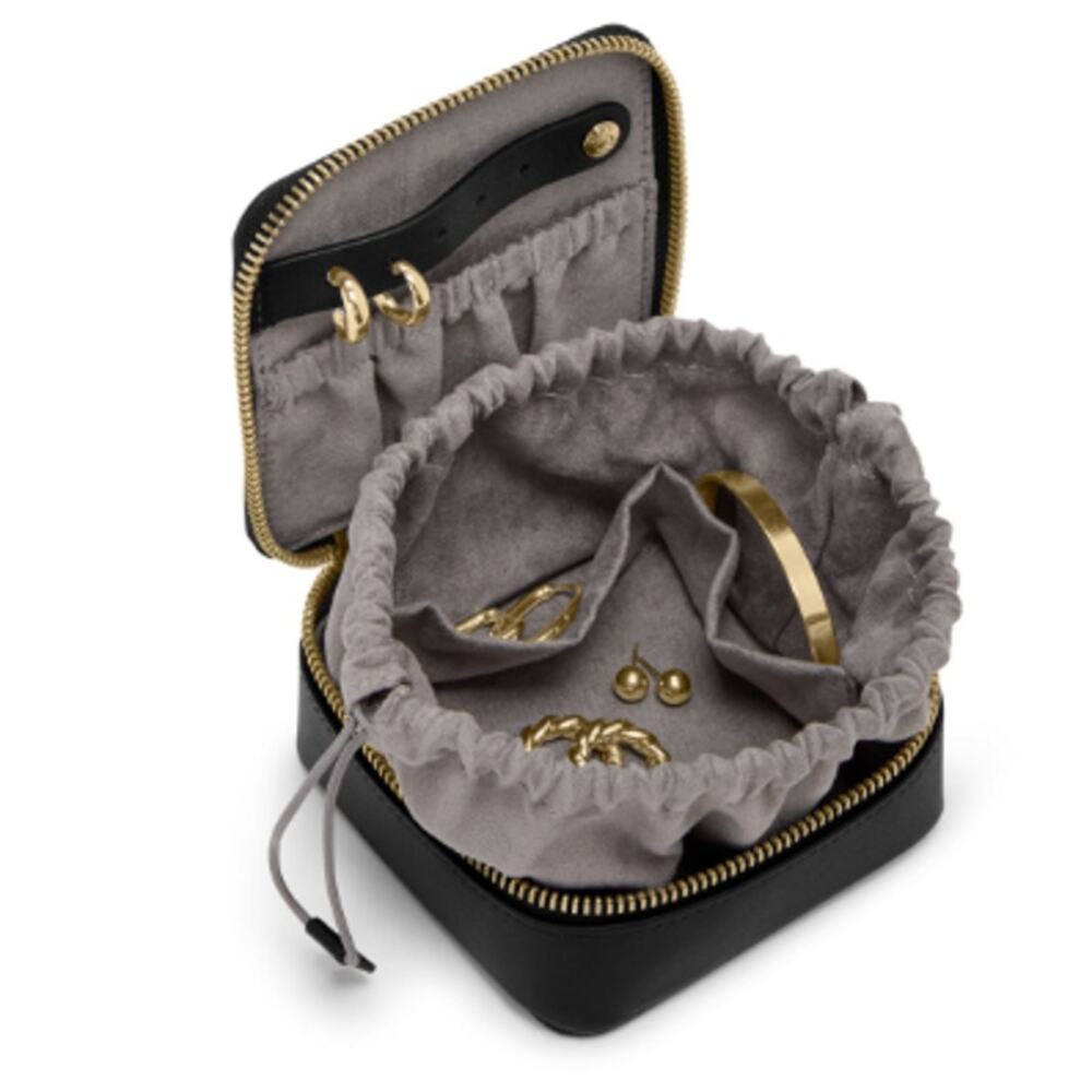 TUMI Belden Black Leather Travel 4" x 4" Zippered Jewelry Case and Gift Bag NWT - Picture 3 of 13